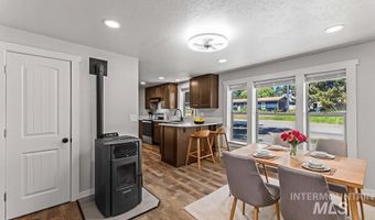 311 N School St, Cascade, ID 83611