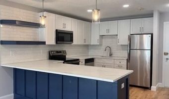 75 Oaklawn Ave 75-319, Cranston, RI 02920
