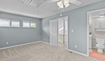 404 Applestone Dr, Ballwin, MO 63021