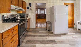 744 Hammond St, Bangor, ME 04401