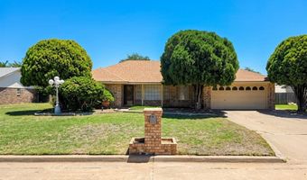 808 Cambridge Dr, Altus, OK 73521
