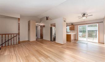 2513 Marwood Dr, Mankato, MN 56001