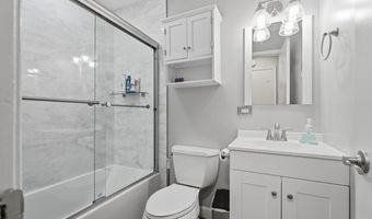 6812 LAMP POST Ln, Alexandria, VA 22306