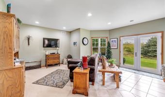 4006 ELKINS Rd, Amherst, WI 54406