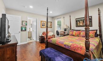 106 Collier Dr, Albertville, AL 35951