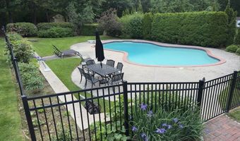 21 Greybirch Rd, Andover, MA 01810