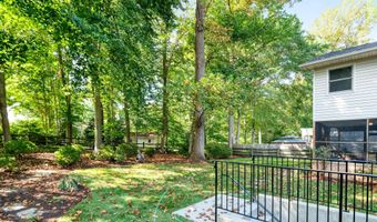 8402 CAMDEN St, Alexandria, VA 22308