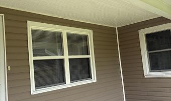 417 S Lincoln Ave, Aurora, MO 65605