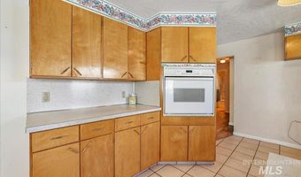 560 Oakley Ave, Burley, ID 83318