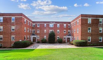 2040 N VERMONT St 105, Arlington, VA 22207