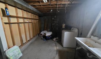 721 ARAPAHO St, Cheyenne, WY 82009
