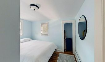 9 Dartmouth St, Newport, RI 02840