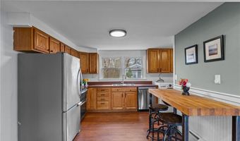 4 Sherbrooke Rd, Barrington, RI 02806