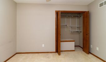 1017 10th Ave NW, Altoona, IA 50009