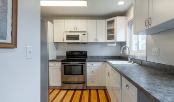 201 Greens Farm Rd 201, Branford, CT 06405