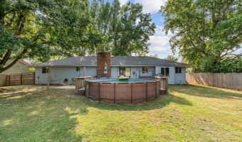 1304 S Adams Ave, Aurora, MO 65605