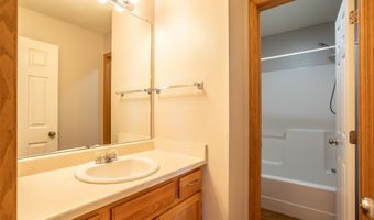 3208 SW Olde Ivy Cir, Ankeny, IA 50023