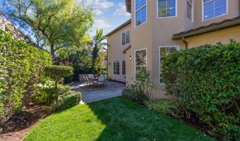 827 W Heritage Oak Ct, Altadena, CA 91001