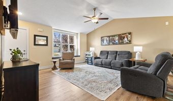 707 18th St SE, Altoona, IA 50009
