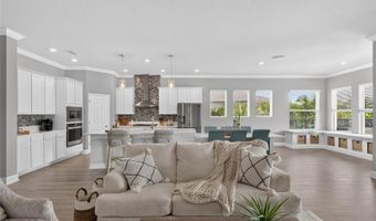 7322 PARADISO Dr, Apollo Beach, FL 33572