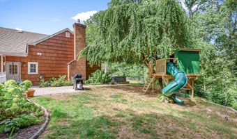 30 Packard Dr, Middletown, NJ 07748