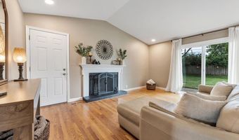 834 Westwood Dr, Ballwin, MO 63011