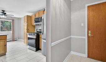 2616 N Windsor Dr 102, Arlington Heights, IL 60004