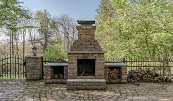 1325 Bunker Hill Rd, Ashtabula, OH 44004