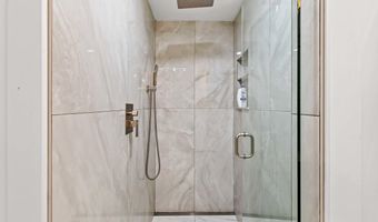 259 Falmouth Rd, Falmouth, ME 04105