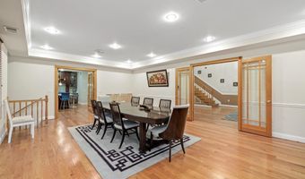 7230 BEVERLY St, Annandale, VA 22003
