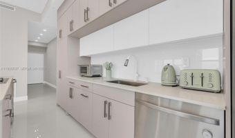 18011 Biscayne Blvd PH04, Aventura, FL 33160