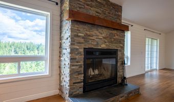1588 Sunrise Rd, Bonners Ferry, ID 83805