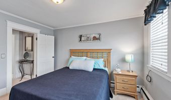 328 W Hollis St, Nashua, NH 03060