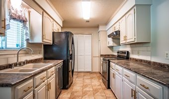 122 Hemlock Rd, Batesville, MS 38606