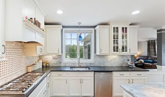14 Longbrook Dr, Cumberland, RI 02864