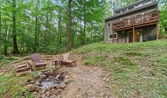 8 Panaway Dr, Campton, NH 03223