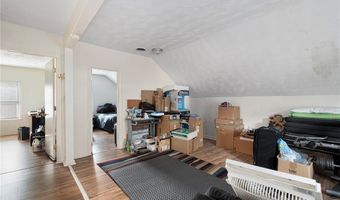 7 Cleveland Ave, Cranston, RI 02920