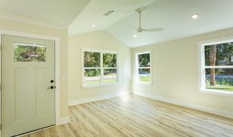 200 13th St, Apalachicola, FL 32320