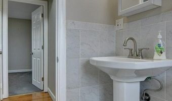 30 Trull St 2, Boston, MA 02125