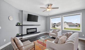 5219 Springbrook Dr, Ames, IA 50014