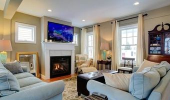 7 Dean Ave, Newport, RI 02840