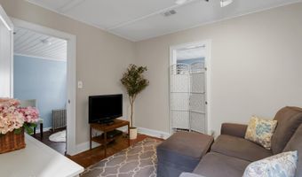 324 E End Ave, Belford, NJ 07718