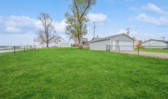 78 2nd Ave, Atkins, IA 52206