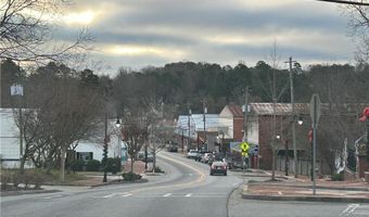 1089 Damascus Dr, Ball Ground, GA 30107
