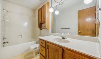 640 S Daisy Ln, Andover, KS 67002