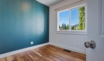 216 COLUMBINE St, Alpine, WY 83128