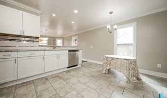 111 N 6th St, Beresford, SD 57004