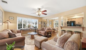 18 Gaylore Dr W, Amityville, NY 11701