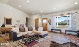 8 Lakota Ct, Cody, WY 82414