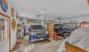 11 Loft Cir, Campton, NH 03223
